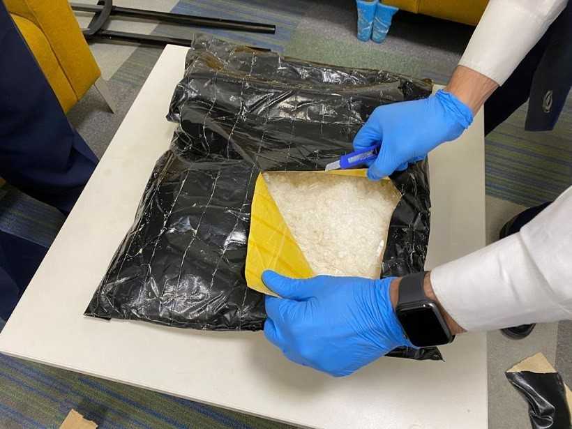 الجمارك: القبض على آسيوية حاولت تهريب حوالي 5 كيلوجرام من المواد المخدرة عبر مطار البحرين الدولي<